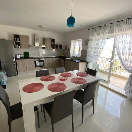 Sunshine Apartments Mellieha - Modern Three Bedroom Apartment - Apt No 1 ภายนอก รูปภาพ