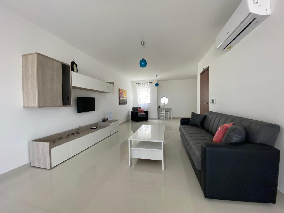 Sunshine Apartments Mellieha - Modern Three Bedroom Apartment - Apt No 1 ภายนอก รูปภาพ