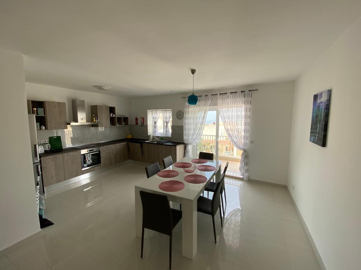 Sunshine Apartments Mellieha - Modern Three Bedroom Apartment - Apt No 1 ภายนอก รูปภาพ
