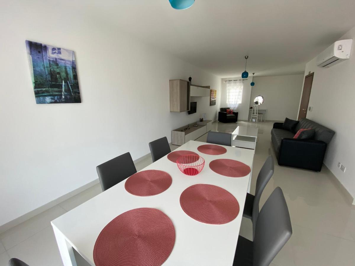 Sunshine Apartments Mellieha - Modern Three Bedroom Apartment - Apt No 1 ภายนอก รูปภาพ